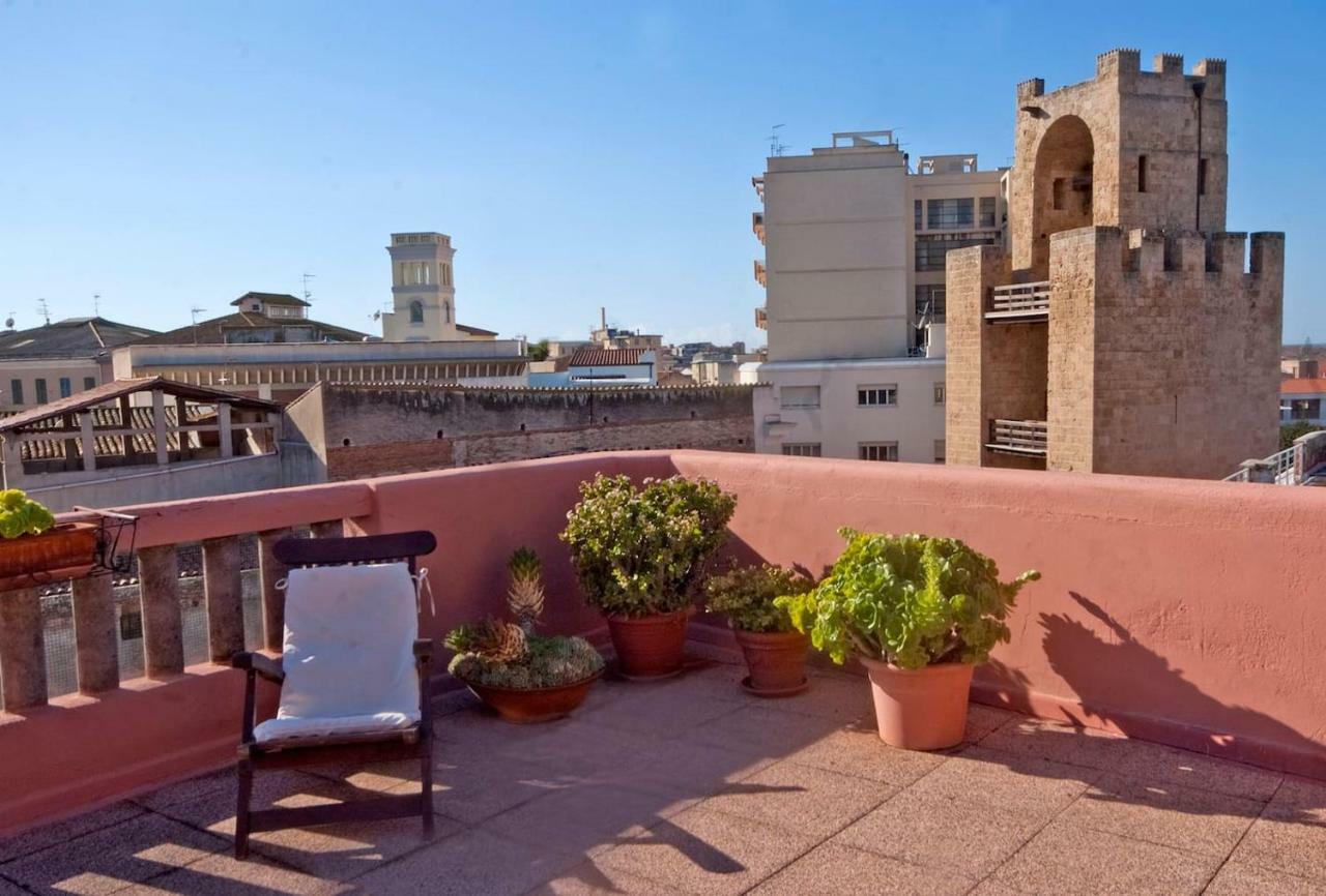 شقة Attico In Centro Con Vista Della Torre - Cozy Penthouse Facing To The Tower أوريستانو المظهر الخارجي الصورة