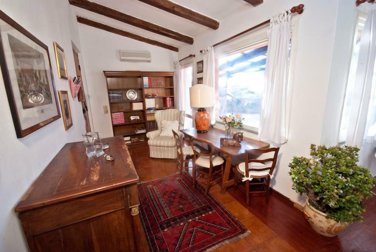 شقة Attico In Centro Con Vista Della Torre - Cozy Penthouse Facing To The Tower أوريستانو المظهر الخارجي الصورة