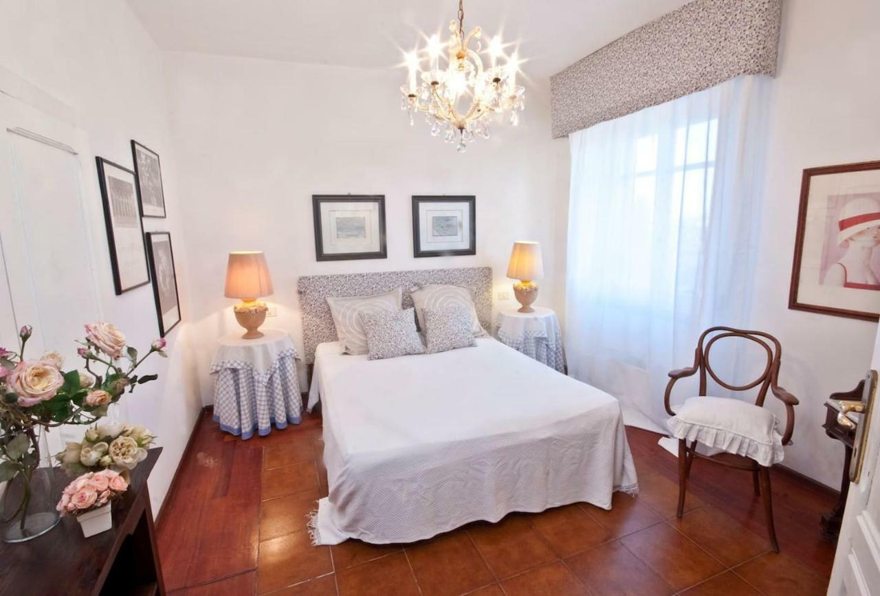 شقة Attico In Centro Con Vista Della Torre - Cozy Penthouse Facing To The Tower أوريستانو المظهر الخارجي الصورة